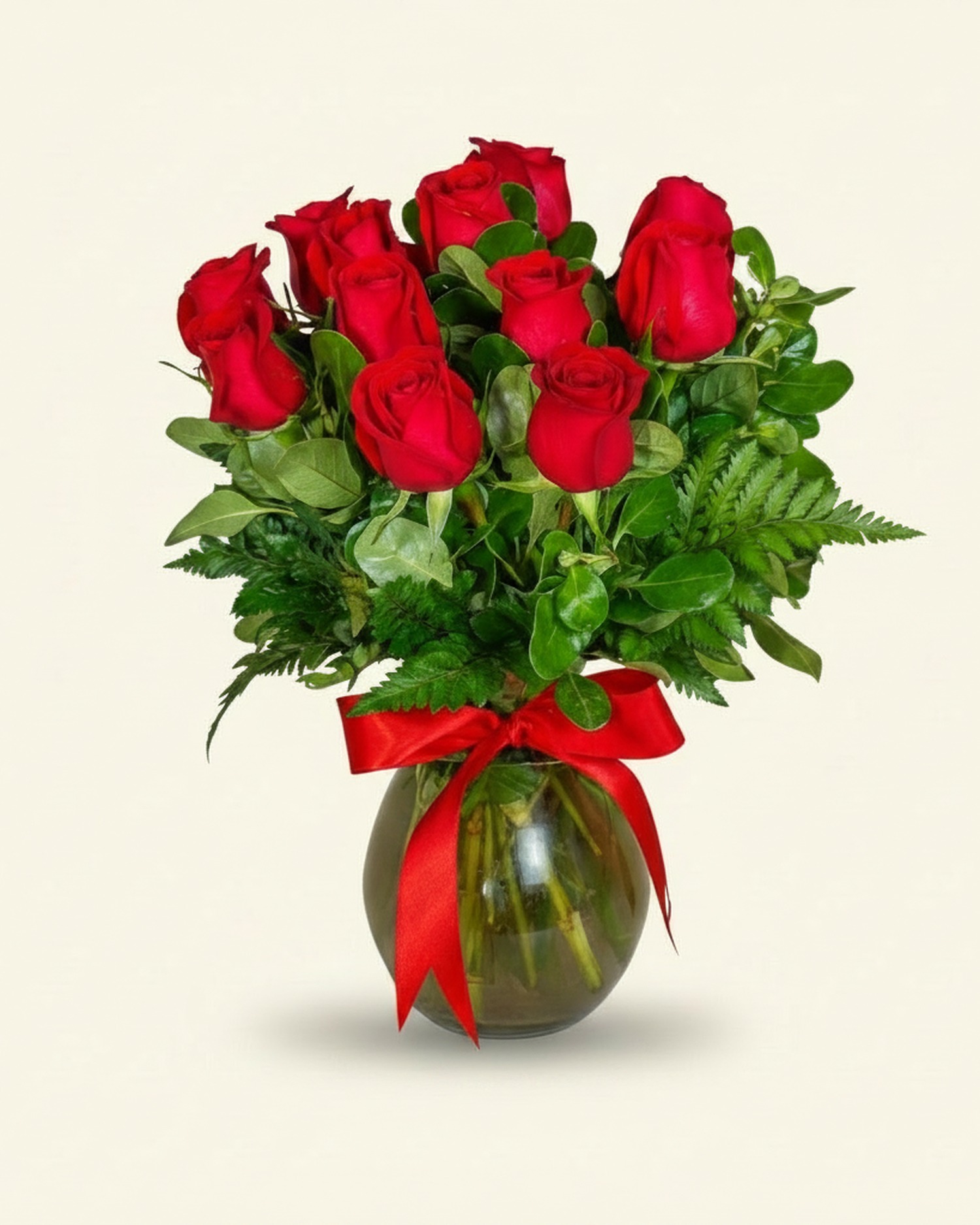 Arreglo Reina en vaso de vidrio con 12 rosas rojas · Mely Flor